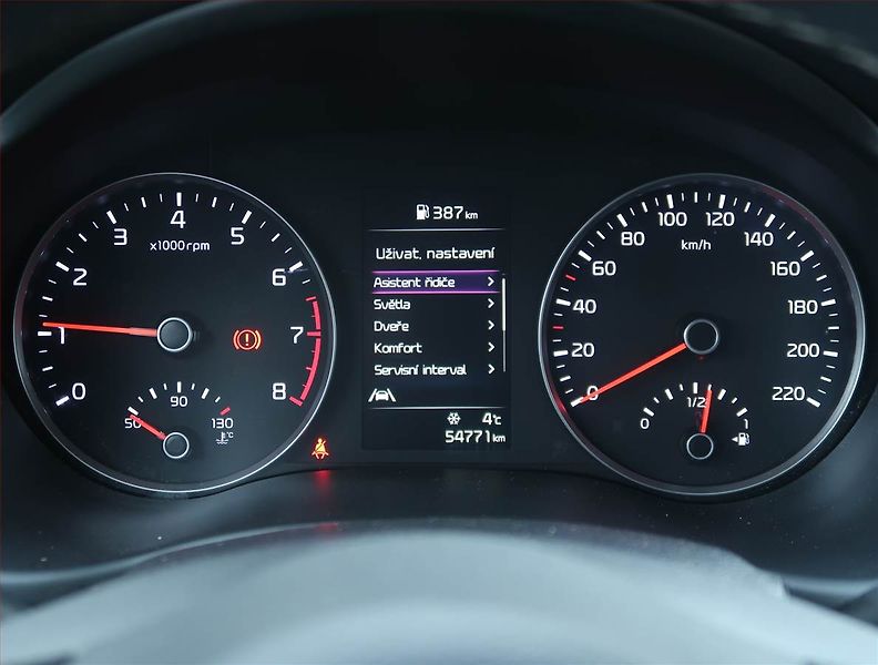 Kia Stonic (2023) Exclusive 1.0 T-GDI, EXCLUSIVE - fotka 11 z 21