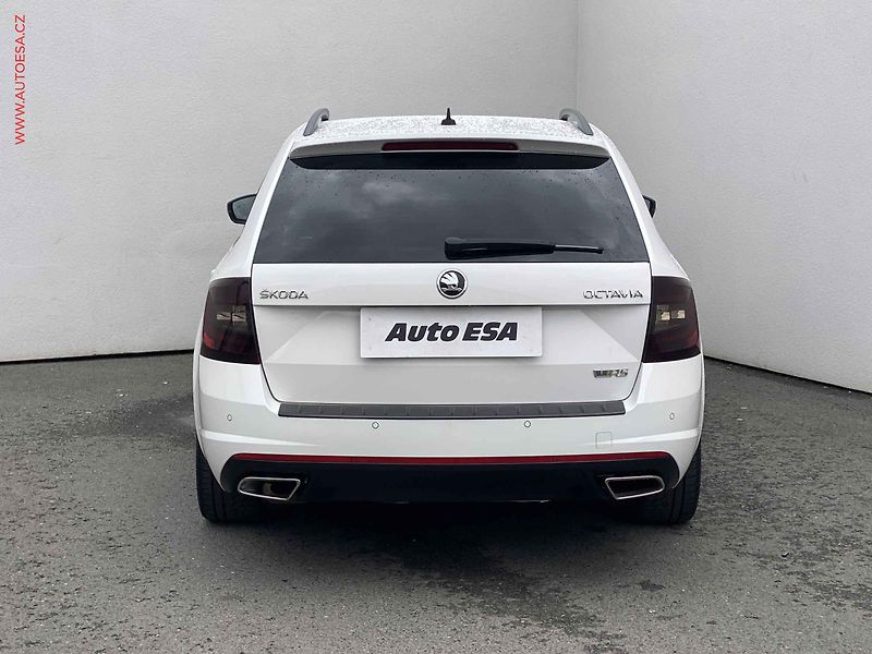 Škoda Octavia (2017) 2.0 TDI, RS, navi - fotka 5 z 17