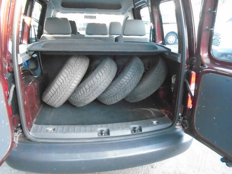 Volkswagen Caddy (2013) 1.6 TDI, 5.Míst ,Klima - fotka 21 z 22