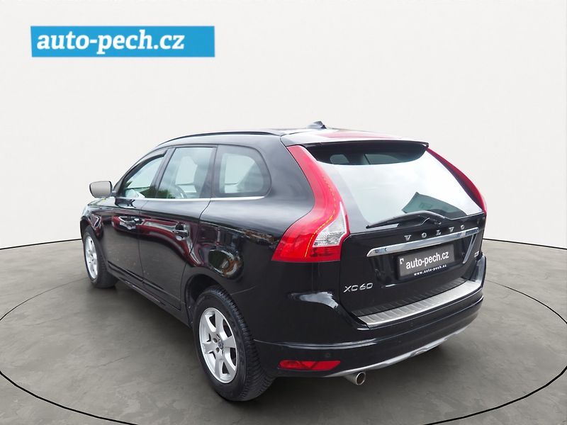Volvo XC60 (2016) D3 100 kW, Momentum, AWD - fotka 2 z 38