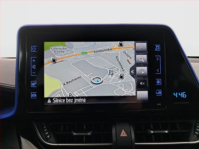 Toyota C-HR (2016) 1.8 Hybrid, Automat - fotka 13 z 21