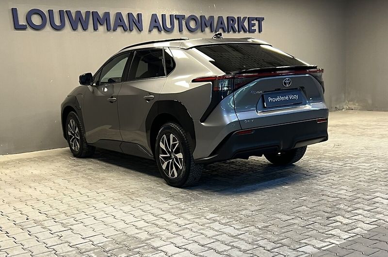 Toyota bZ4X STYLE 73.1 kWh - fotka 16 z 17