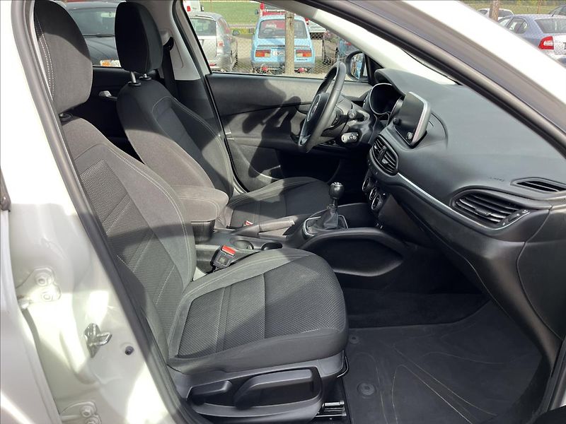 Fiat Tipo 1,6 MULTIJET ROZVODY 2xKOLA - fotka 11 z 49