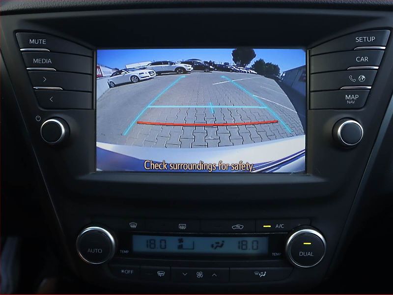 Toyota Avensis (2018) 1.8 Valvematic, Automat - fotka 16 z 20