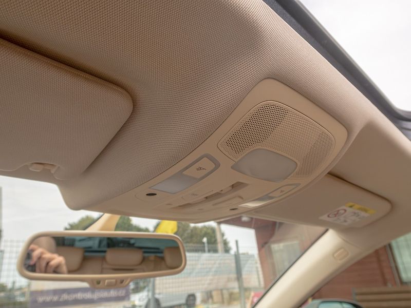 Audi A6 Allroad (2014) 3.0TDI 180KW – VÝBAVA - fotka 29 z 44