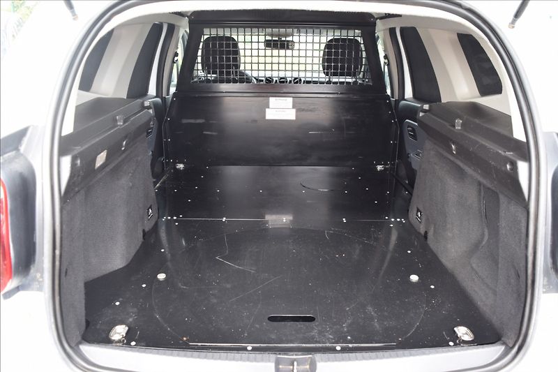 Dacia Duster 1,6 i 84KW 4X4 TAŽNÉ NOVÁ STK - fotka 24 z 42