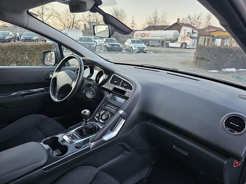 Peugeot 3008 (2016) 1.2 - 96kW, NOVÉ ROZVODY - fotka 33 z 50