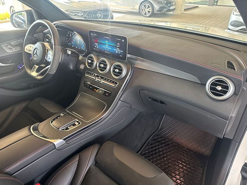 Mercedes-Benz GLC 400d 4MATIC kupé - fotka 20 z 21