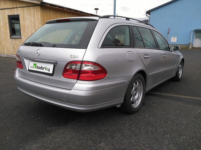 Mercedes-Benz Třídy E 220 CDI - fotka 3 z 32