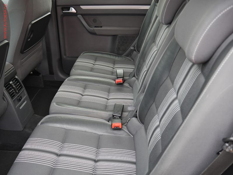 Volkswagen Touran (2012) 2.0 TDi, Comfortline - fotka 10 z 21