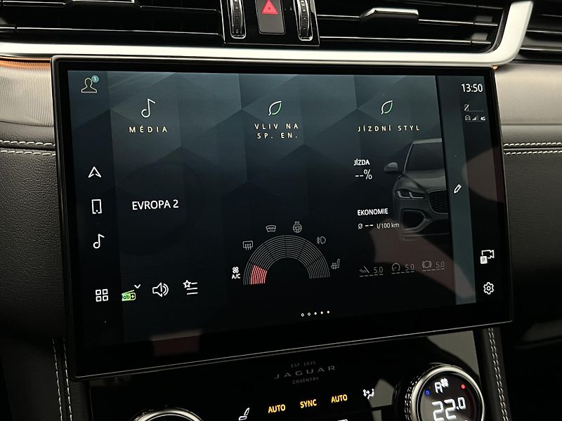 Jaguar F-Pace D200 R-DYNAMIC S AWD AUT - fotka 31 z 44