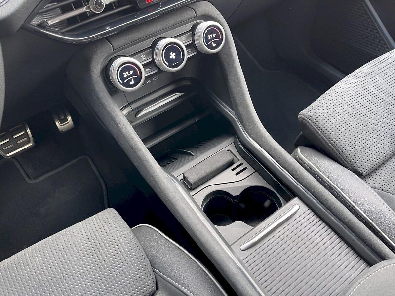 Škoda Kodiaq (2025) Sportline 2.0 TDI 142 kW DSG 4 - fotka 12 z 35