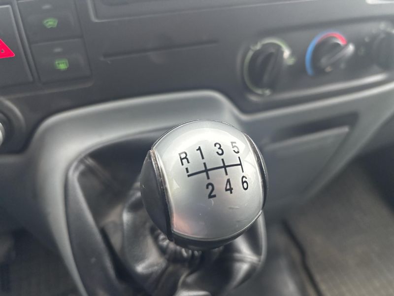 Ford Transit 300 L1H2 5 MÍST TREND 115 PS - fotka 13 z 17