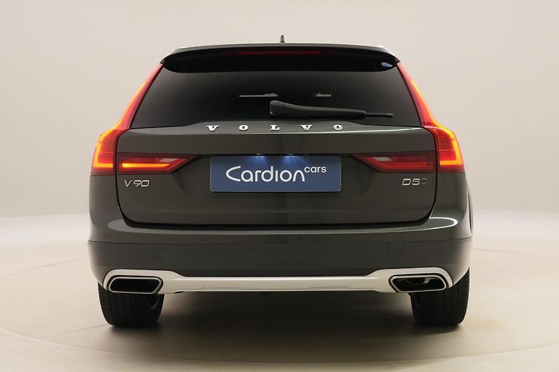Volvo V90 CC D5 AWD MOMENTUM AUT CZ - fotka 11 z 44