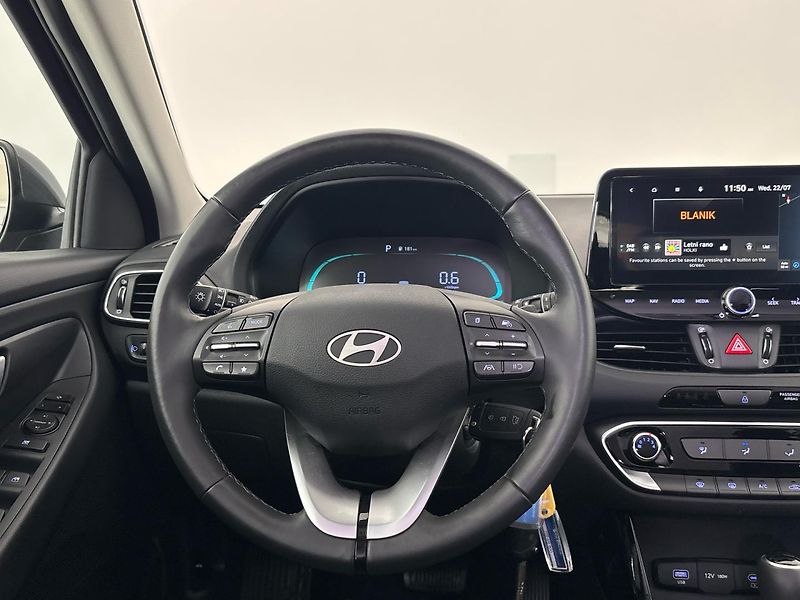 Hyundai i30 SMART DCT - fotka 18 z 26