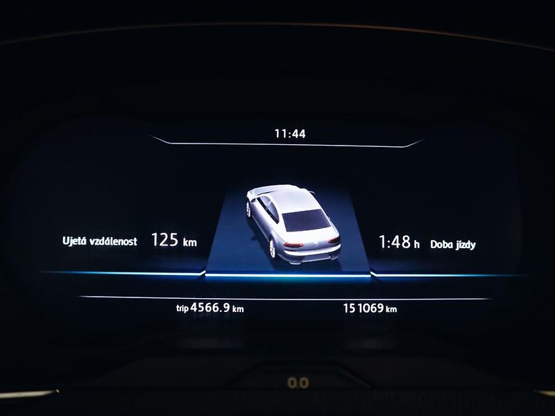 Volkswagen Passat 2.0TDI Highline 4M 176kW - fotka 9 z 29