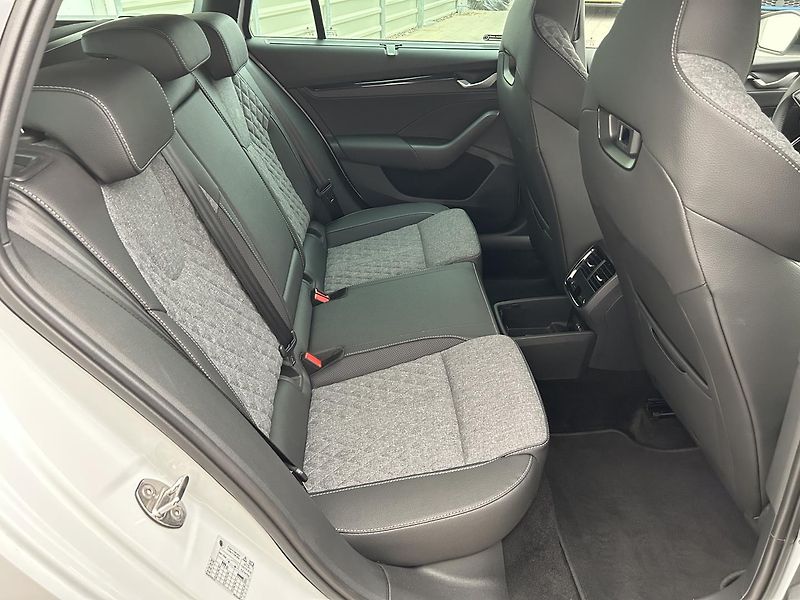 Škoda Octavia 1.5 TSI SportLine - fotka 25 z 31