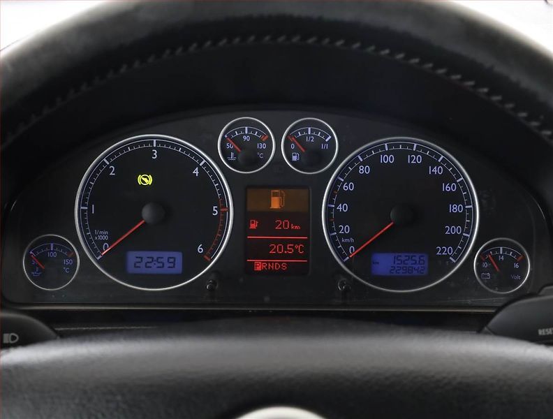 Volkswagen Multivan (2006) Highline 2.5 TDI - fotka 8 z 17