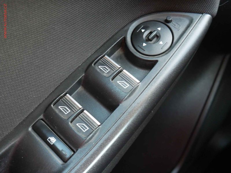 Ford Focus (2015) 1.5 TDCi, ČR, AC, temp - fotka 11 z 20