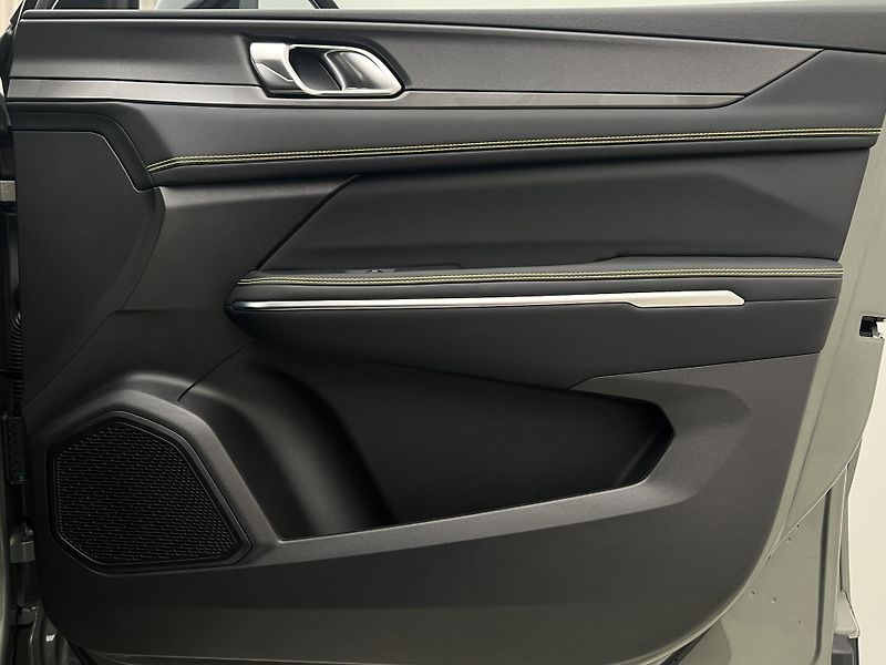 Lynk & Co 01 CORE PHEV AUT CZ 1.maj - fotka 48 z 48