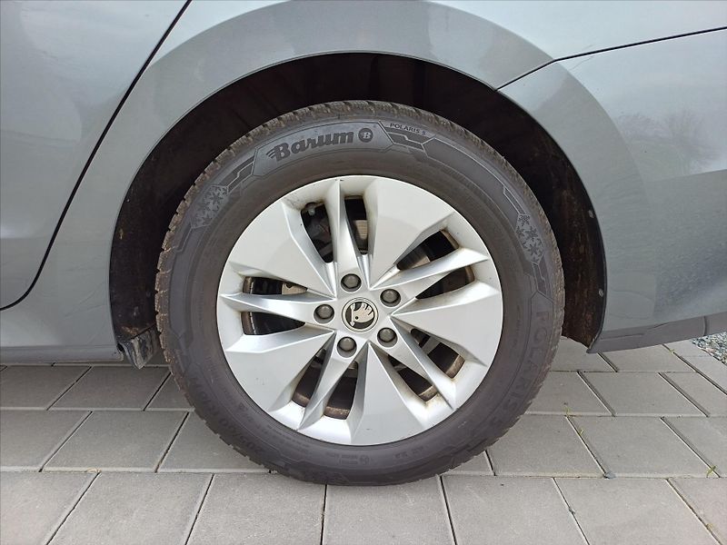 Škoda Octavia 1,5   TSI 110kW Ambition - fotka 27 z 28