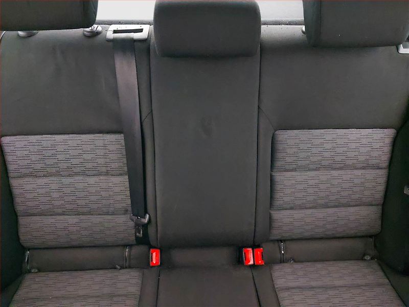Škoda Octavia (2010) Ambiente 1.2 TSI - fotka 10 z 16