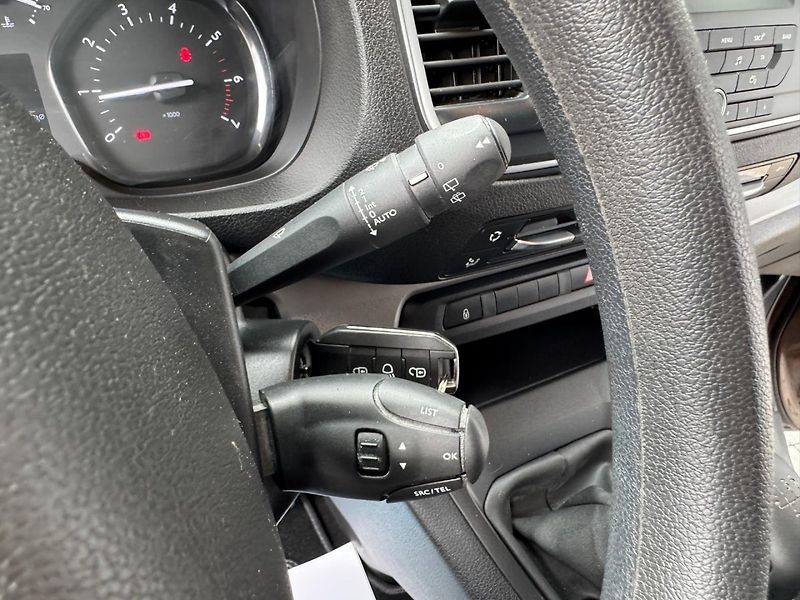 Citroën SpaceTourer (2017) 2.0 HDi - fotka 19 z 27
