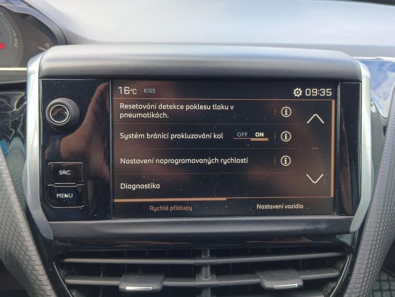 Peugeot 2008 (2018) ALLURE 130k MAN6 - fotka 15 z 27