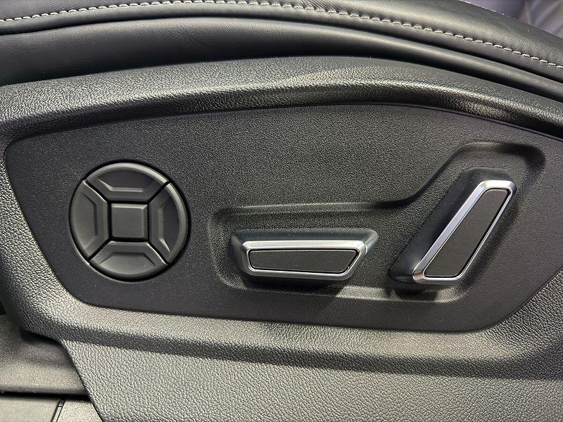 Audi SQ8 QUATTRO, MATRIX, WEBASTO, B&O, - fotka 27 z 35