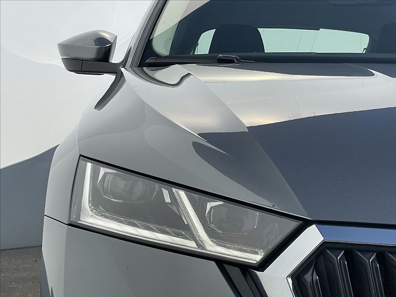 Škoda Octavia 2,0 TDI DSG Style Plus LED+ACC - fotka 21 z 24