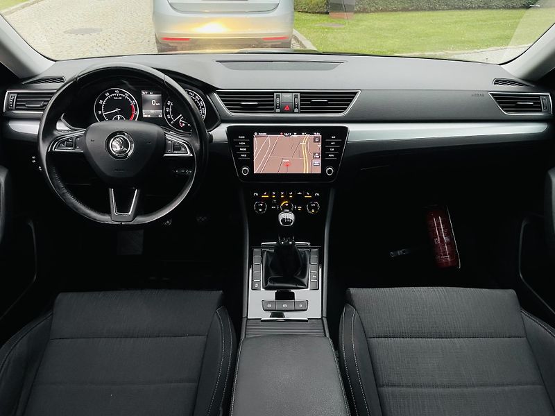 Škoda Superb 1.4TSI 1.MAJITEL KAMERA VÝHŘEV - fotka 24 z 48