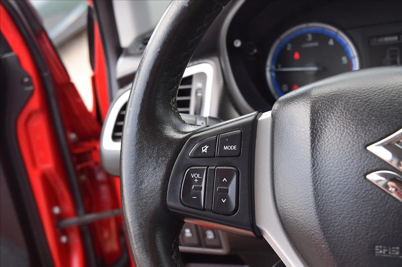 Suzuki SX4 S-Cross 1,6 D 88KW NOVÁ STK TAŽNÉ 4X4 - fotka 34 z 49