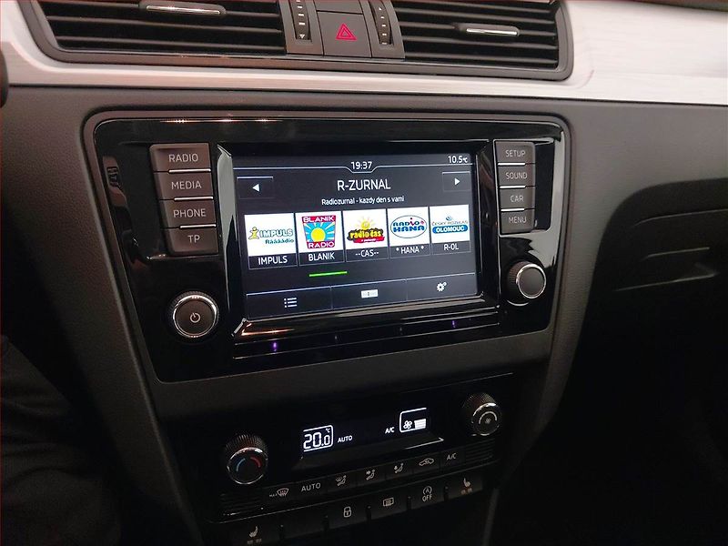 Škoda Rapid (2016) Spaceback 1.2 TSI, ČR,1.maj - fotka 12 z 19