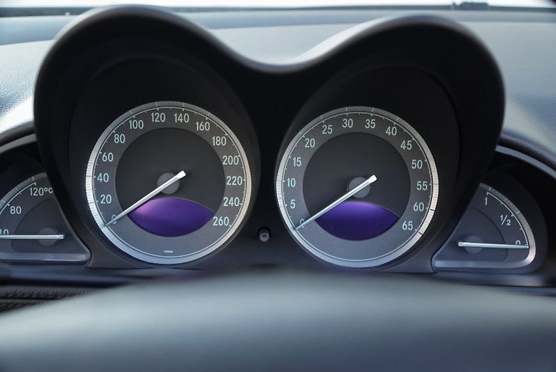 Mercedes-Benz SL 500 V8 - fotka 31 z 36