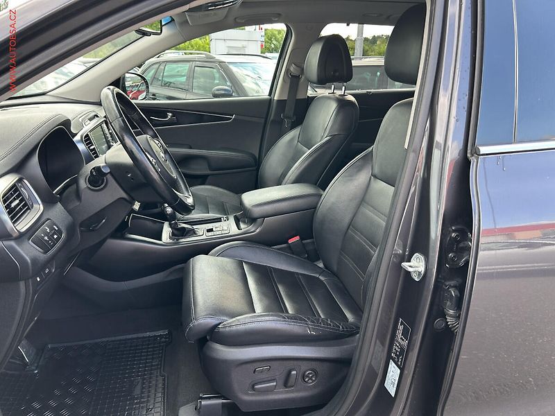 Kia Sorento (2019) 2.2 CRDI 4x4, AT, kůže - fotka 9 z 20