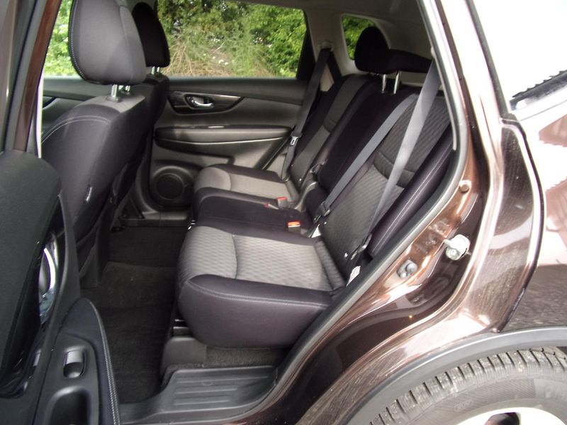 Nissan X-Trail (2020) 1.3DIG-T 117kW DCT CONECTA CZ - fotka 19 z 28