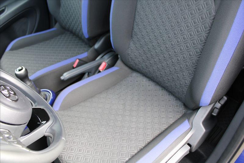 Toyota Aygo 1,0 VVT-i  X,1MAJ,ZÁRUKA,STYLE - fotka 20 z 27