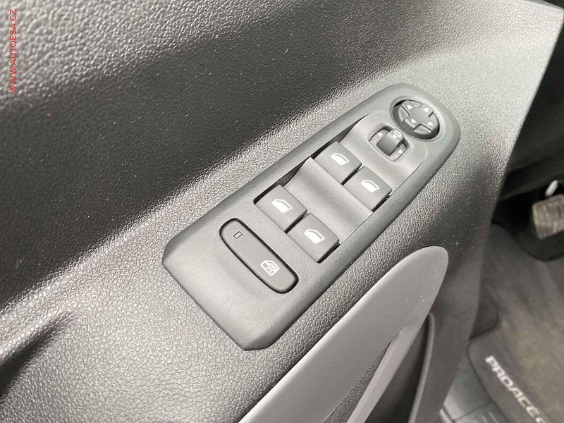 Toyota ProAce City Verso (2023) 1.5D-4D, 1.maj,ČR, Family - fotka 13 z 14
