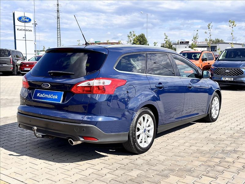 Ford Focus 2,0 TDCi 103kW AUT Titanium - fotka 5 z 27