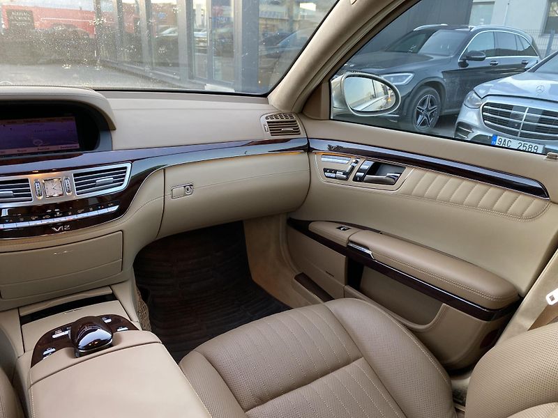 Mercedes-Benz Třídy S S 600 V12 - fotka 11 z 28