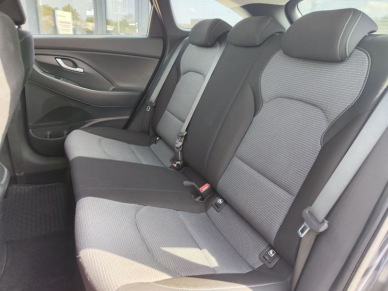 Hyundai i30 1.0 T-GDI/88kW Comfort - fotka 10 z 28