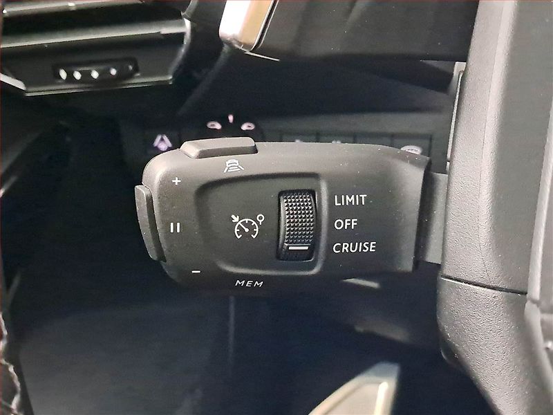 DS Automobiles DS7 Crossback (2024) 1.5 BlueHDI - fotka 18 z 26