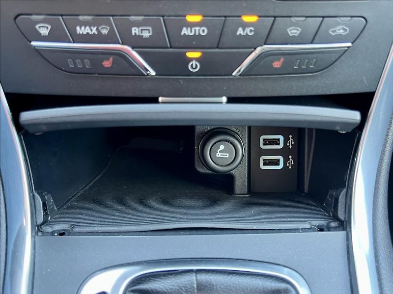 Ford Galaxy 2,0 TDCi  TITANIUM 7-míst záru - fotka 41 z 48