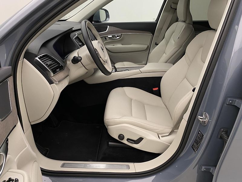 Volvo XC90 B5 AWD CORE AUT CZ - fotka 3 z 58