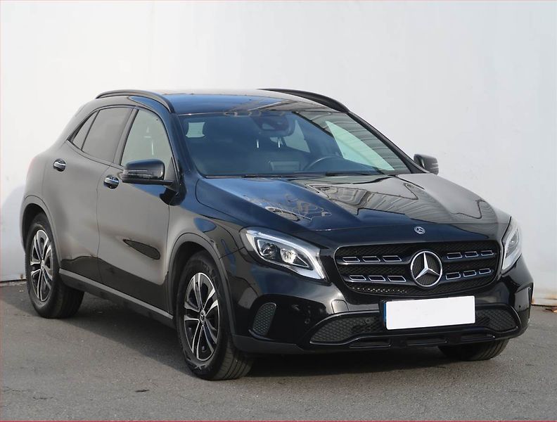 Mercedes-Benz GLA (2017) 220 d 4MATIC, 4X4 - fotografie inzerátu
