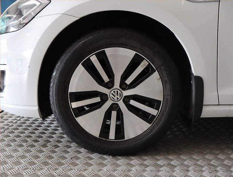 Volkswagen Golf (2018) 32 kWh - 37 Ah, SoH 89% - fotka 15 z 22