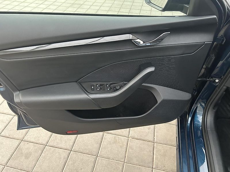 Škoda Octavia 2.0 TDI  Ambition   Plus - fotka 6 z 26