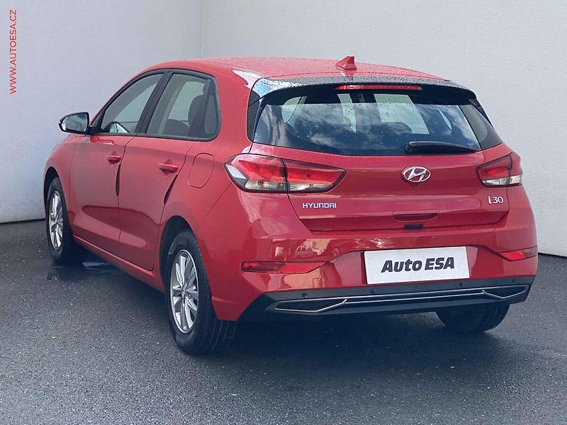 Hyundai i30 (2020) 1.5i, ČR, servis.kniha, AC - fotka 6 z 18