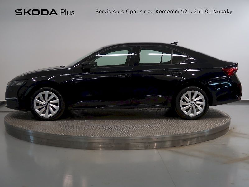 Škoda Octavia (2024) SELECTION 2.0TDI 85kW MATRIX - fotka 3 z 33