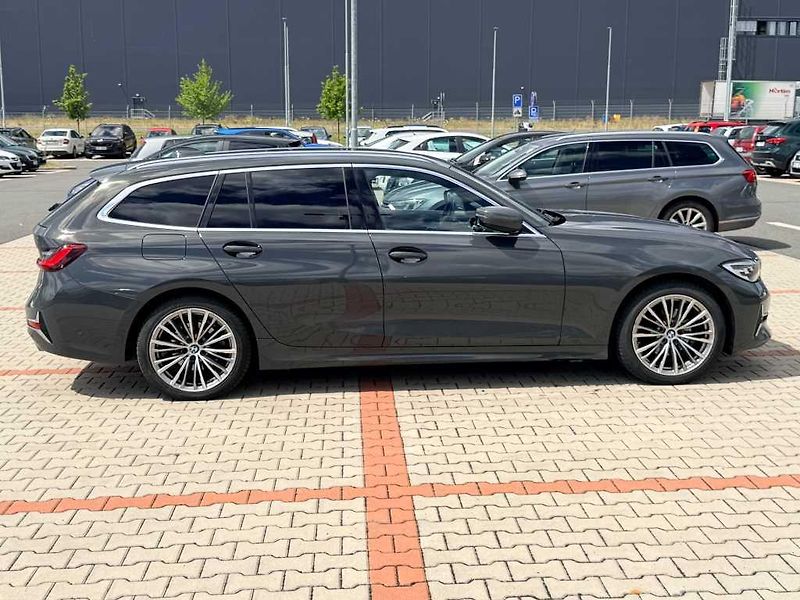 BMW Řada 3 (2021) 320d 2.0 xDrive AT Touring - fotka 4 z 18